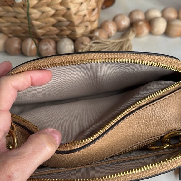 Sondra Robert’s small Crossbody/Tan - Picture 7 of 9